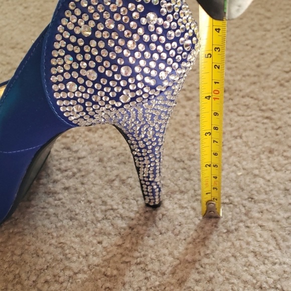 Shoes - Picture 5 of 6